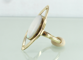 Vintage gouden ring met opaal