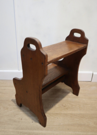 Antiek bibliotheektrapje