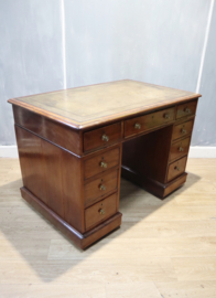 Antiek Engels bureau met lederen blad