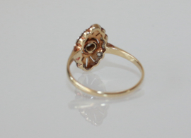 Art Deco gouden ring met oudslijpsel diamant en roosdiamanten ca. 1910