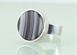 Vintage zilveren ring met streep-agaat