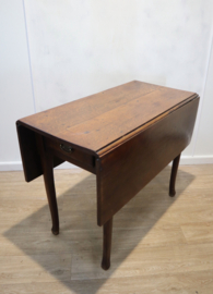 Antieke Engelse Pembroketafel, 18e eeuw