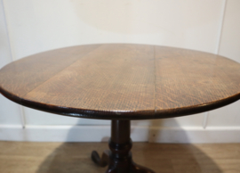 Antieke Engelse tilttoptafel, 18e eeuw