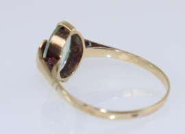 Bijzondere vintage gouden ring met annagroen-glas