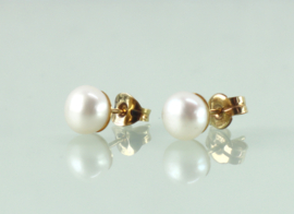 Oorknoppen 18k goud bouton parel 5,8 mm