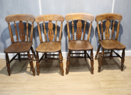 Set van vier antieke Windsorstoelen