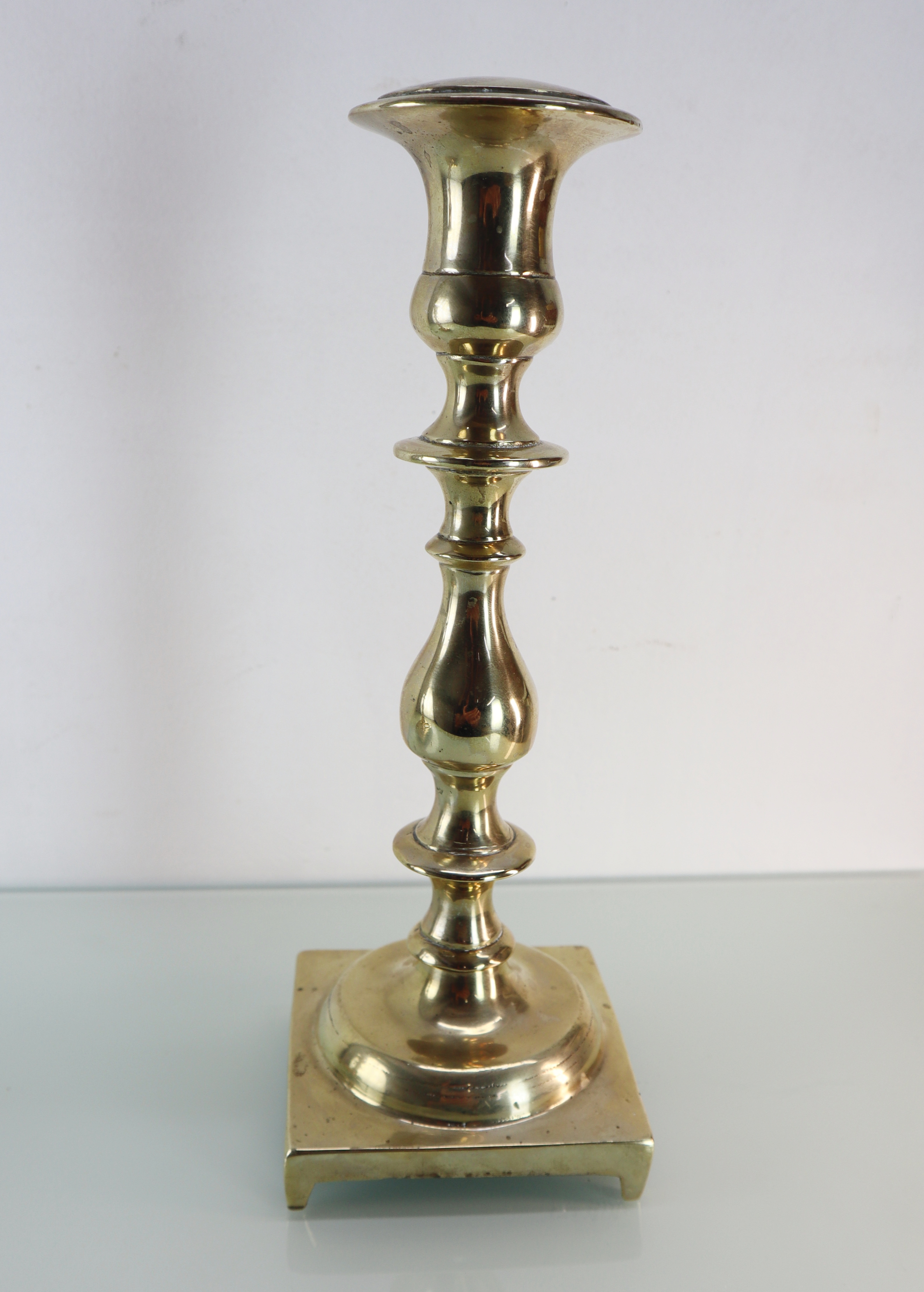 Set bronzen kandelaars, 18e eeuw