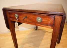 Antieke Engelse Pembroketafel