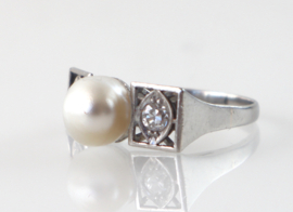 Art Deco platina ring met mooie parel en oudslijpsel diamanten