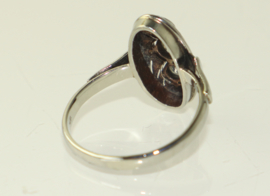 Antieke Art Deco witgouden ring met drie briljant geslepen diamanten