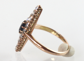 Antieke roségouden ring met saffier en roosdiamanten