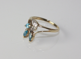 Gouden ring met aquamarijn en diamant