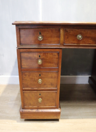 Antiek Engels bureau met lederen blad