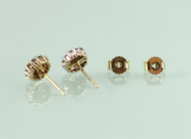 Gouden oorknoppen pavé gezet briljant geslepen diamantjes
