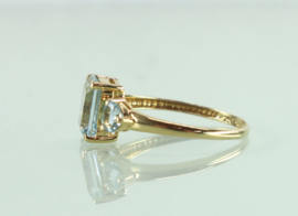 Gouden ring 18 karaat met blauwe topaas