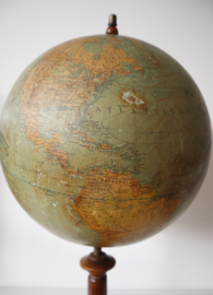 Antieke globe, ca. 1925