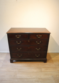 Antieke Engelse commode, 18e eeuw