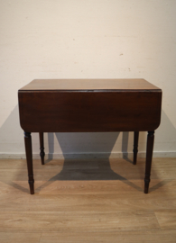 Antieke Pembroketafel, sidetable.