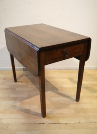 Antieke Engelse Pembroketafel