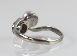 Antieke witgouden ring 'Toi et Moi' met parel en diamant