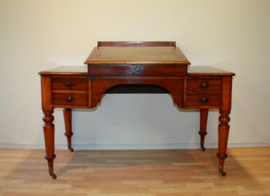 Antiek bureau T&F Smith
