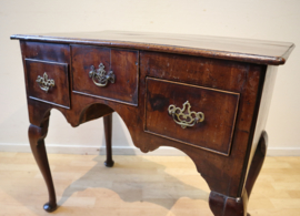 Antiek Engels wandtafeltje, lowboy