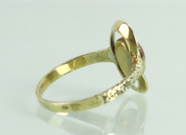 Vintage gouden ring met bloedkoraal
