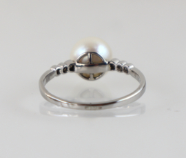 Art Deco platina ring met parel en diamantjes