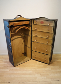 Antieke hutkoffer met garderobe, Maison Olyslager