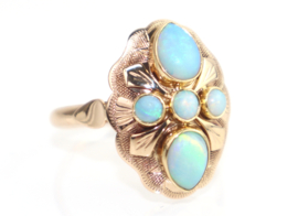 Vintage gouden ring met prachtige opalen