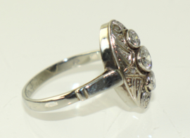 Antieke Art Deco witgouden ring met drie briljant geslepen diamanten