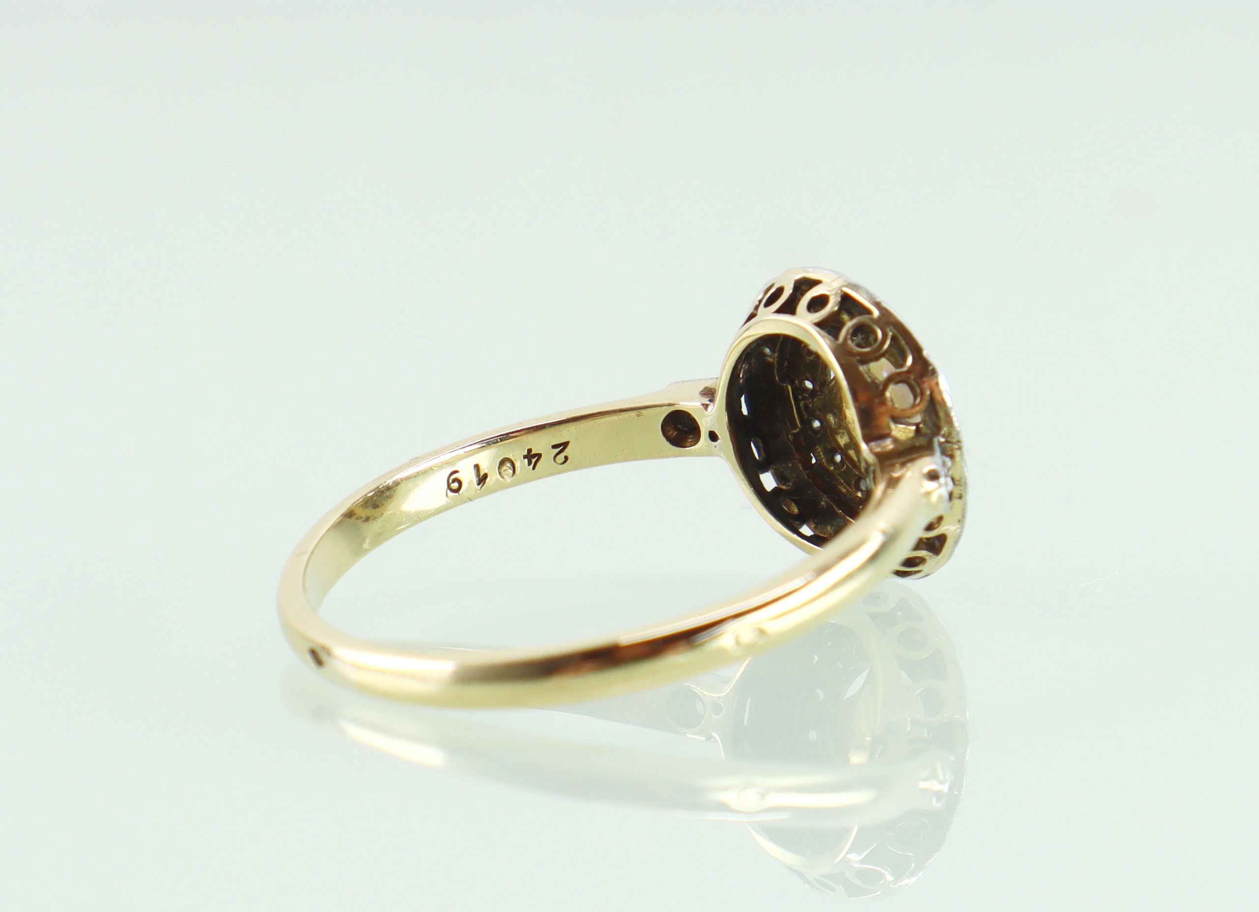 Antieke Franse gouden ring met parel en roosdiamanten