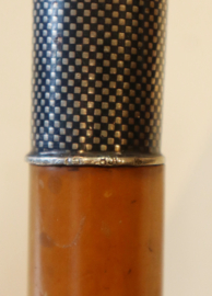Antieke wandelstok met zilveren heft