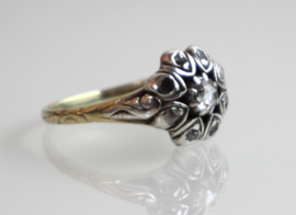 Antieke goud met zilveren rozetring met roosdiamanten