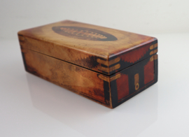 Houten doosje met gebatikt decor, Louis Bogtman