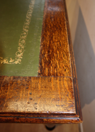 Antieke Engelse schrijftafel