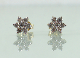 Gouden 18 karaat oorknoppen bloem met diamant