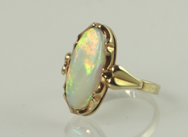 Vintage 14 gouden ring met prachtige grote opaal