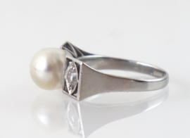 Art Deco platina ring met mooie parel en oudslijpsel diamanten