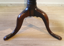 Antieke Engelse tilttop tafel