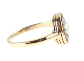 Antieke gouden ring met hartjes, parel, roosdiamanten en emaille