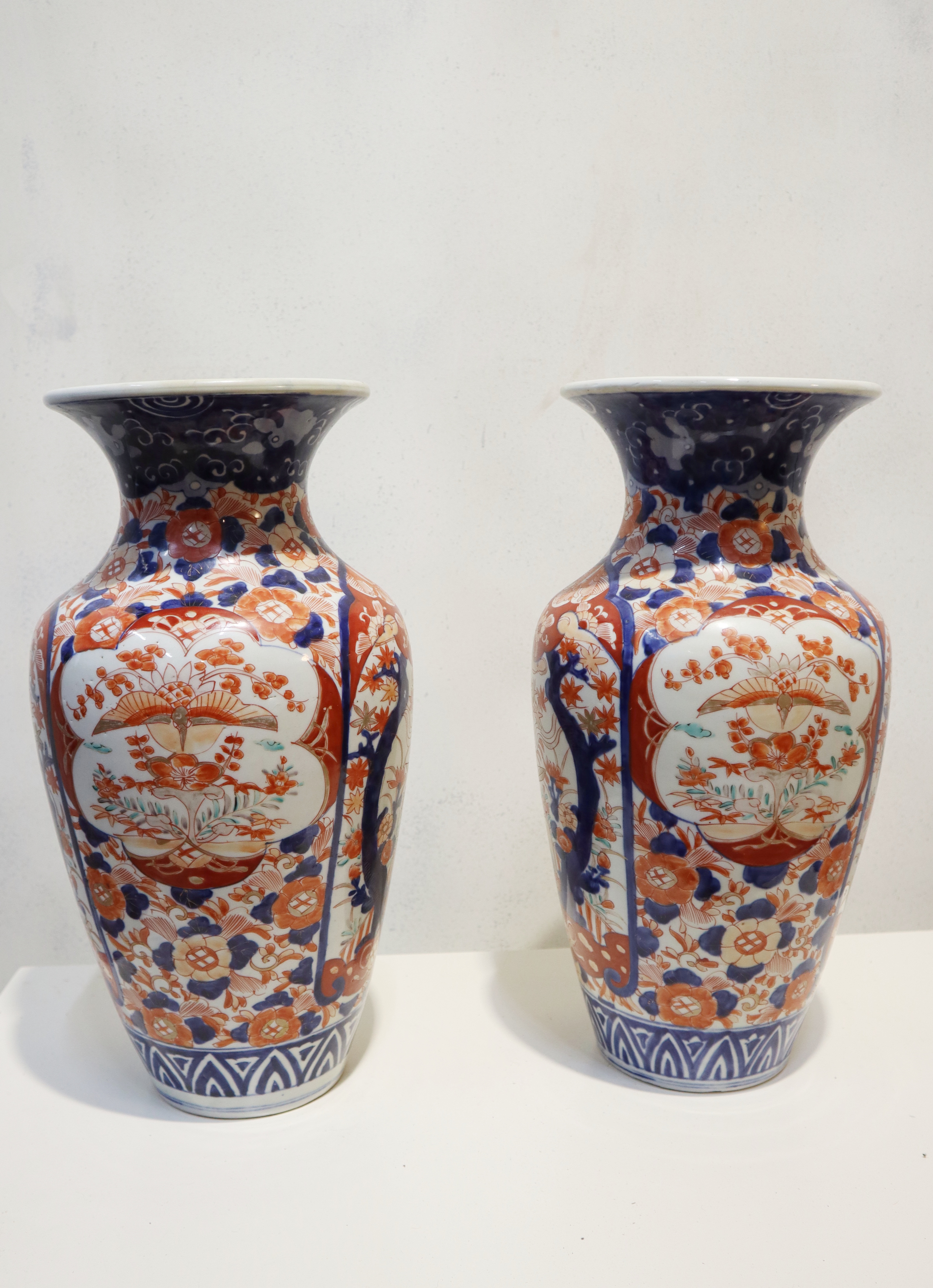 Set antieke Imari porseleinen vazen