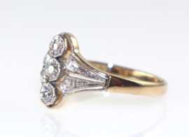 Elegante antieke opengewerkte gouden Art Deco ring met diamanten