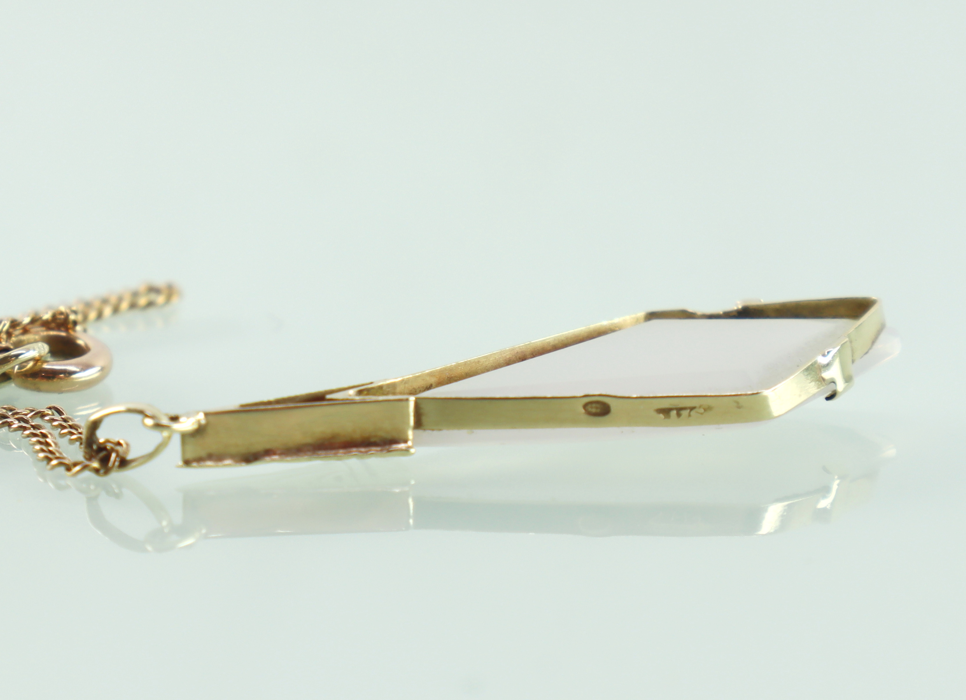 Art Deco gouden hanger maansteen aan collier