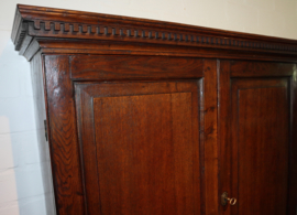 Antiek secretaire met boekenopstand, 18e eeuw.