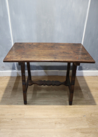 Antieke Spaanse tafel