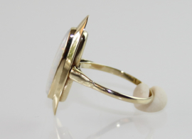 Vintage gouden ring met opaal