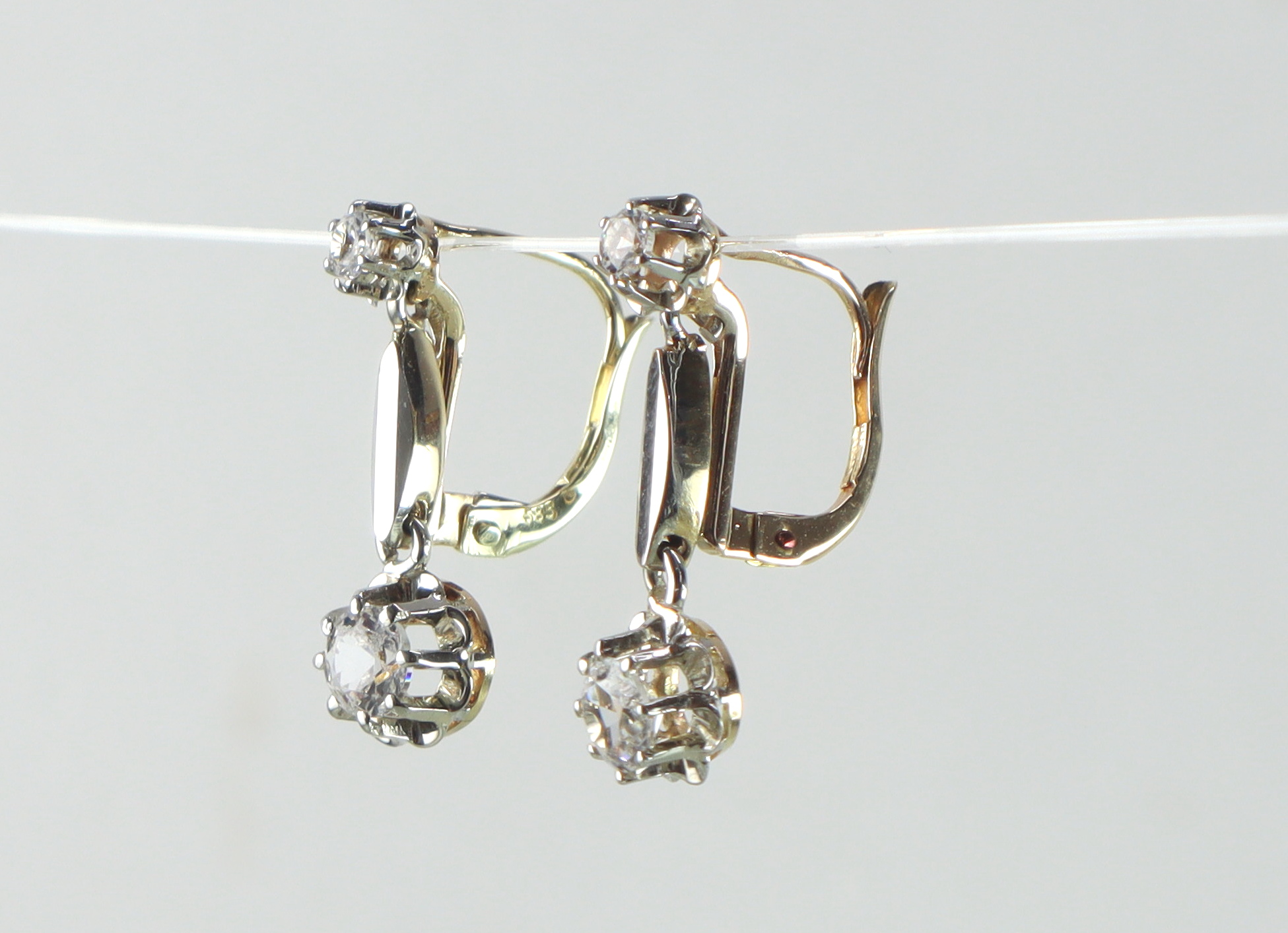 Antieke gouden oorbellen natuurlijke spinel