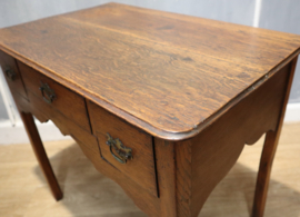 Antiek Engelse wandtafeltje, Lowboy