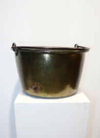 Antieke koperen bak, aker